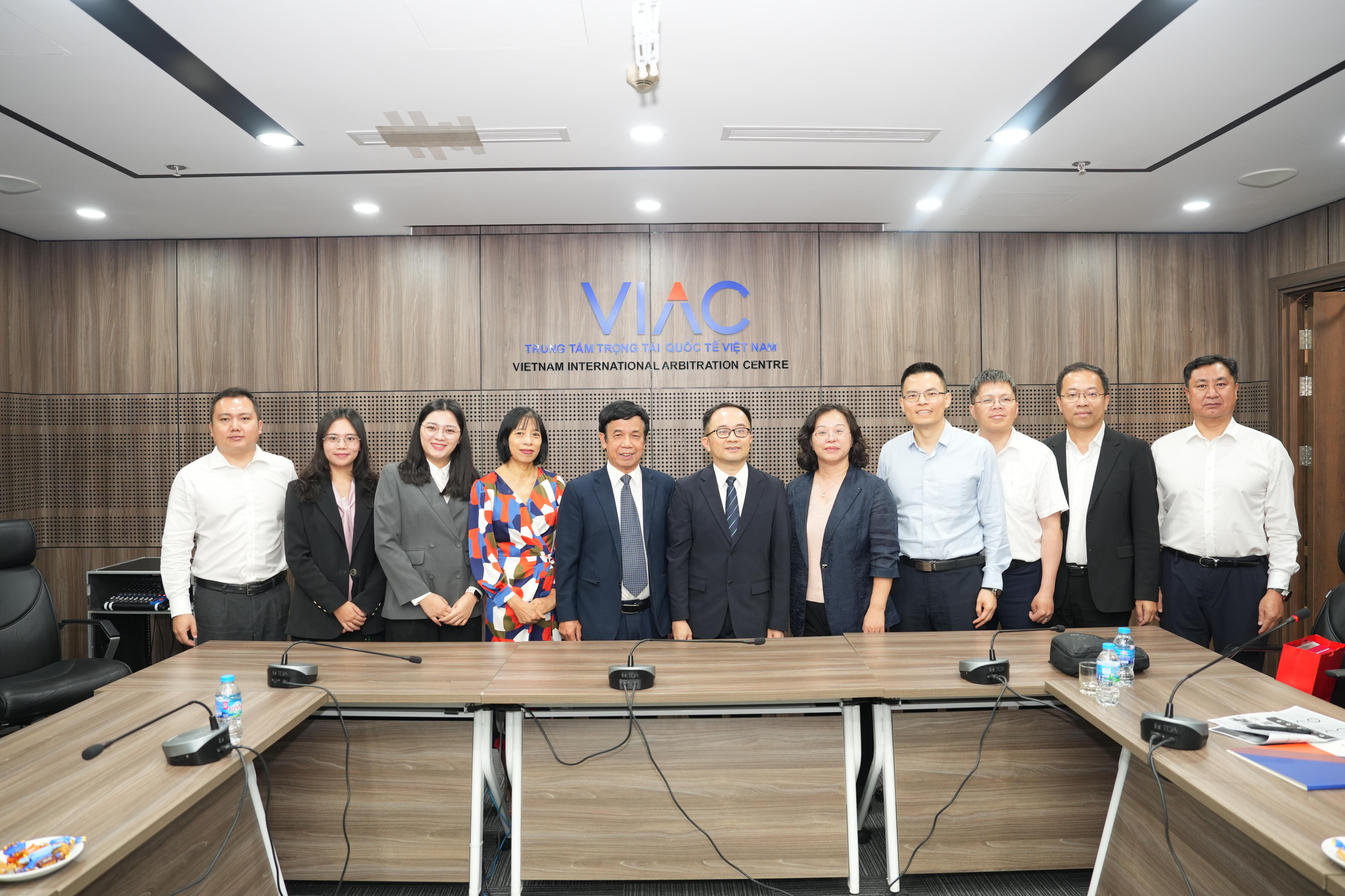 VIAC tiếp đón và làm việc cùng đoàn công tác Sở Tư pháp tỉnh Quảng Đông – Trung Quốc